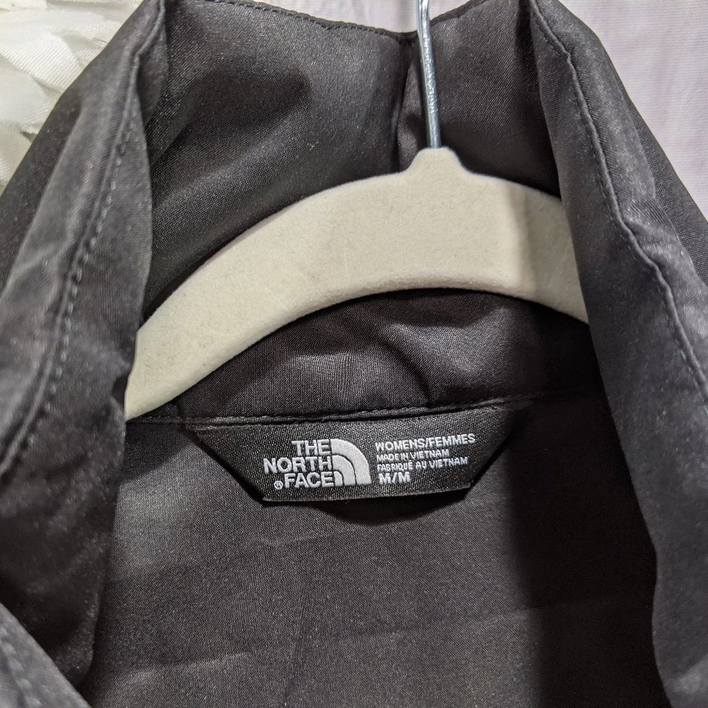 The North Face Women's Girl on The Go Trench Coat - Picture 3 of 7